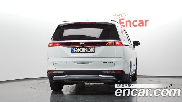 Kia Canival 2021 — photo 4