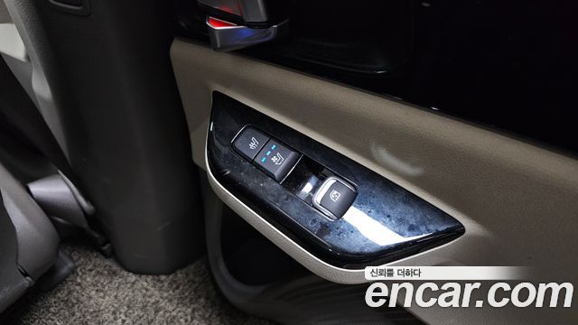 Kia Canival 2021 — photo 19