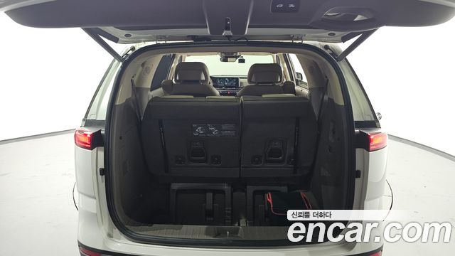 Kia Canival 2021 — photo 20