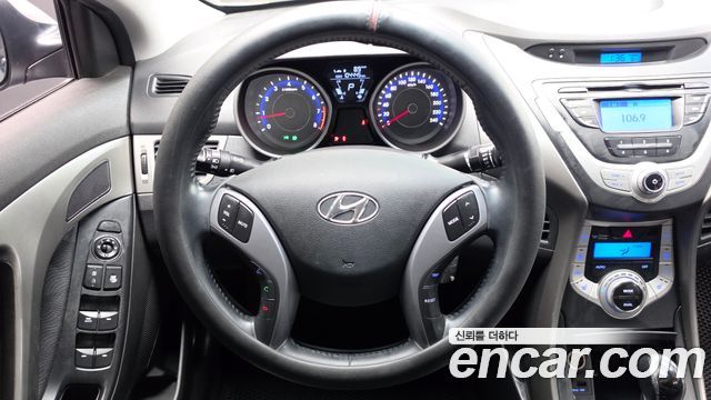 Hyundai AVANTE 2012 — photo 18