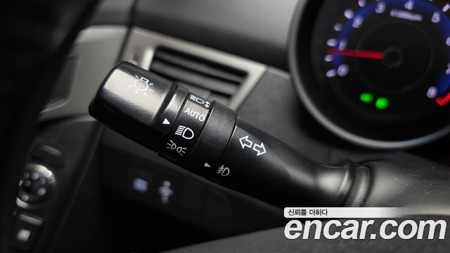 Hyundai AVANTE 2012 — photo 22