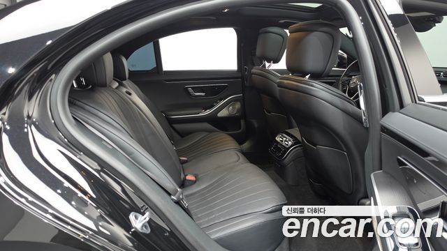 Mercedes-Benz S-Class 2022 — photo 17