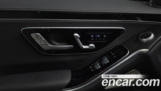Mercedes-Benz S-Class 2022 — photo 31