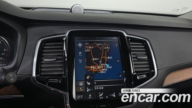 Volvo XC90 2019 — photo 21