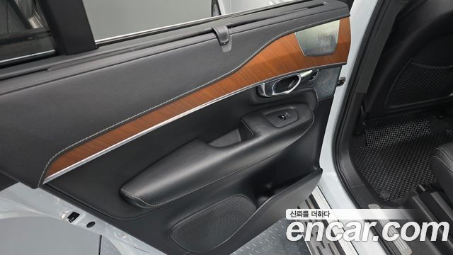 Volvo XC90 2019 — photo 15