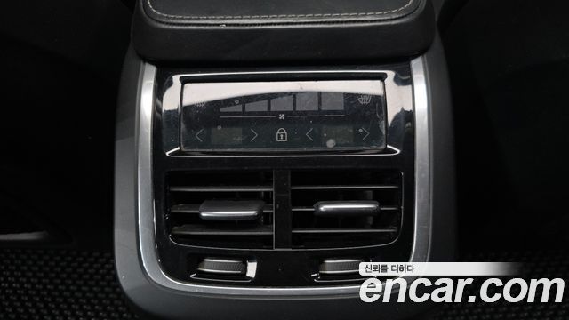 Volvo XC90 2019 — photo 33