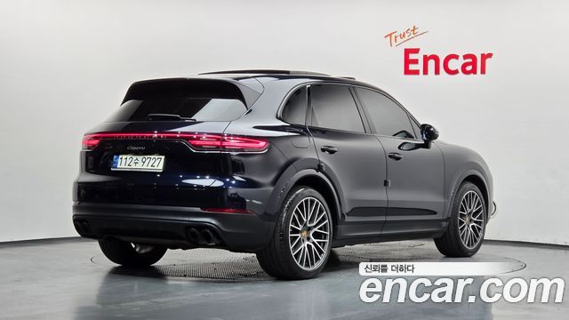 Porsche Cayenne 2021 — photo 2