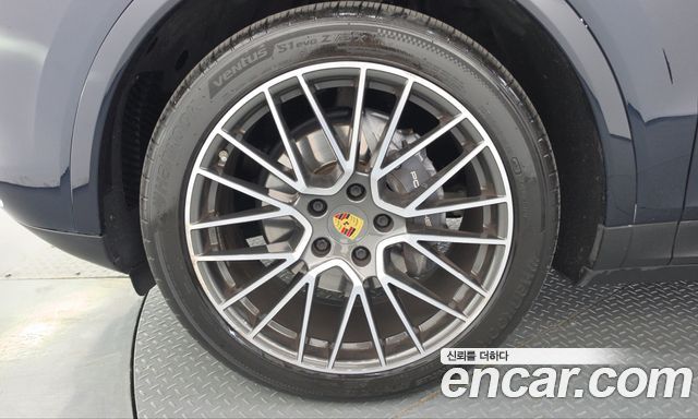 Porsche Cayenne 2021 — photo 5