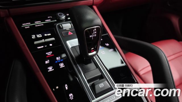 Porsche Cayenne 2021 — photo 12
