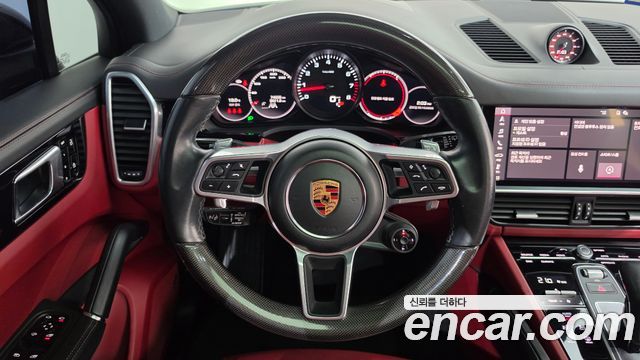 Porsche Cayenne 2021 — photo 19