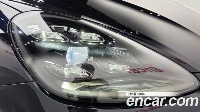 Porsche Cayenne 2021 — photo 8