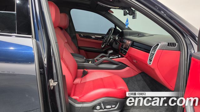 Porsche Cayenne 2021 — photo 16