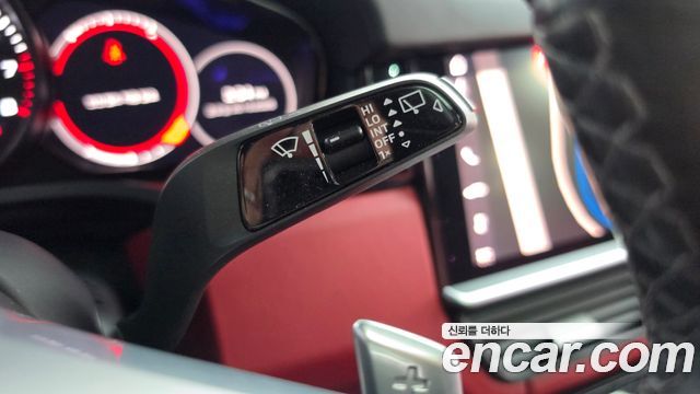 Porsche Cayenne 2021 — photo 37