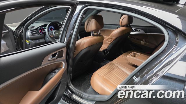 Genesis G70 2019 — photo 11