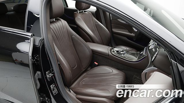 Mercedes-Benz CLS-Class 2019 — photo 11