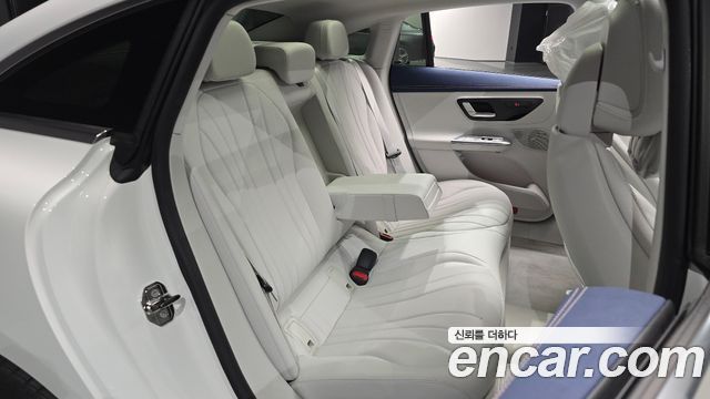 Mercedes-Benz EQE 2026 — photo 17