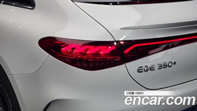 Mercedes-Benz EQE 2026 — photo 9