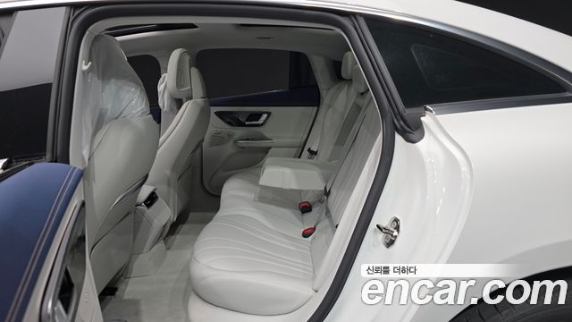 Mercedes-Benz EQE 2026 — photo 16