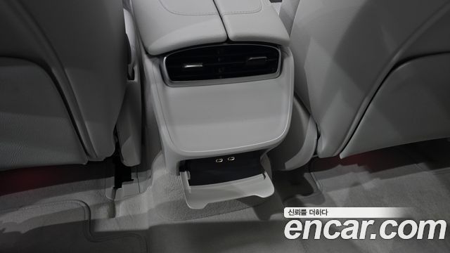 Mercedes-Benz EQE 2026 — photo 33