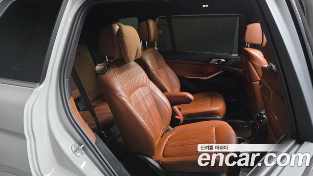 BMW X7 2023 — photo 17