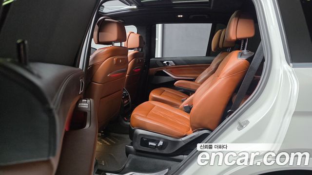 BMW X7 2023 — photo 18