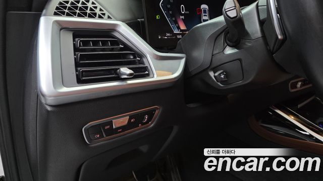 BMW X7 2023 — photo 23