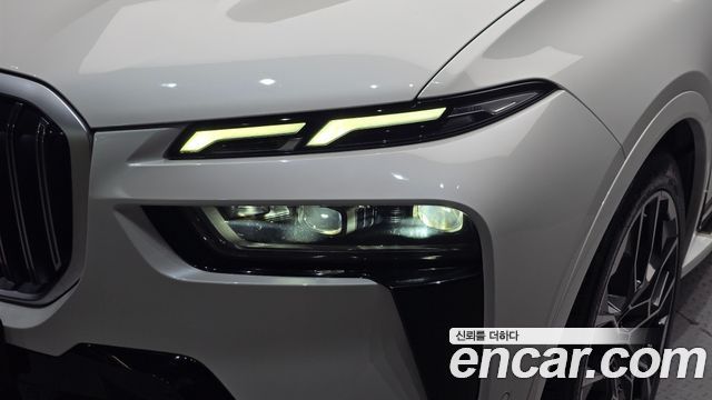BMW X7 2023 — photo 8
