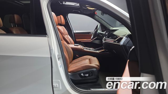 BMW X7 2023 — photo 16