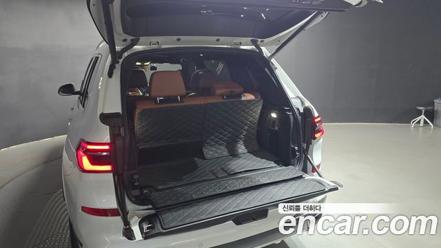 BMW X7 2023 — photo 31