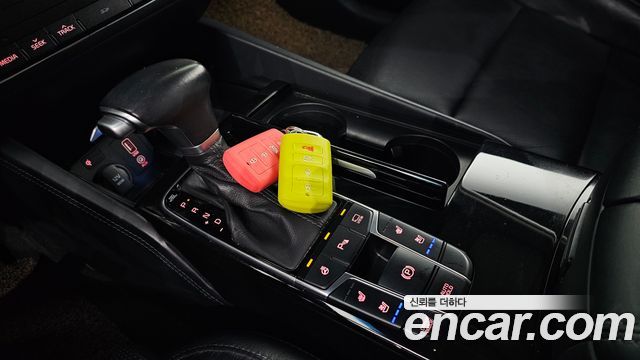 Kia K7 2017 — photo 12