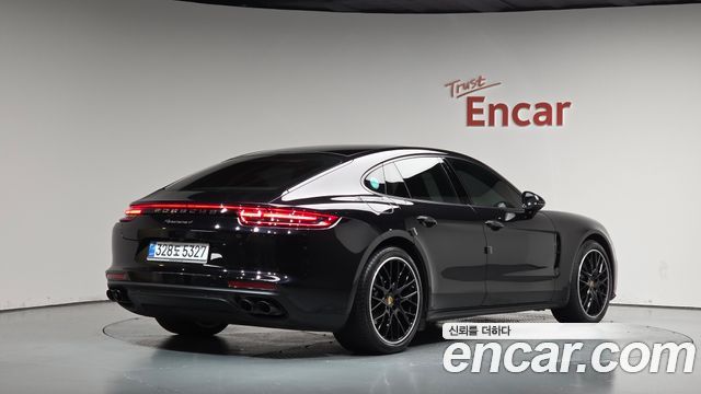 Porsche Panamera 2019 — photo 2