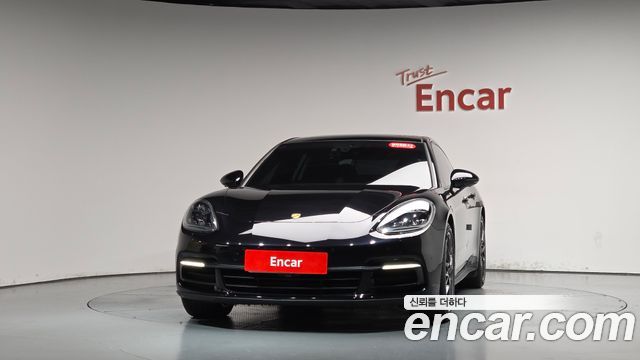 Porsche Panamera 2019 — photo 3