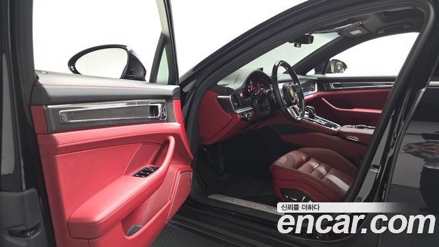 Porsche Panamera 2019 — photo 13