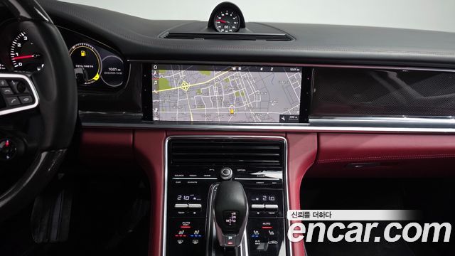Porsche Panamera 2019 — photo 20