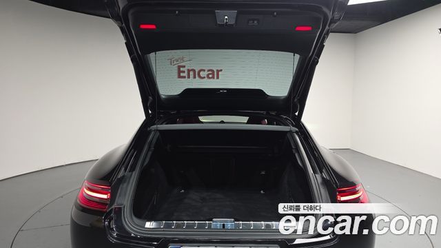 Porsche Panamera 2019 — photo 26