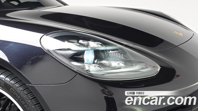 Porsche Panamera 2019 — photo 8