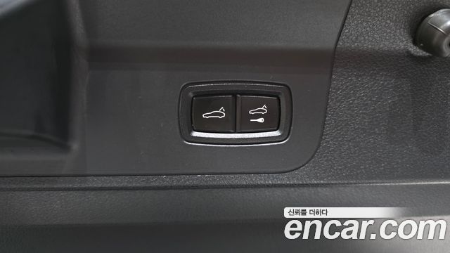 Porsche Panamera 2019 — photo 28