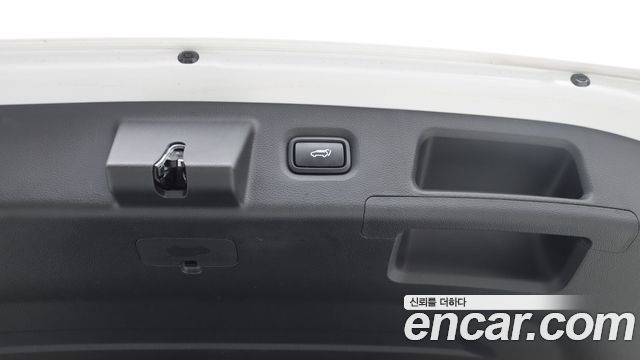 Hyundai Santafe 2023 — photo 17