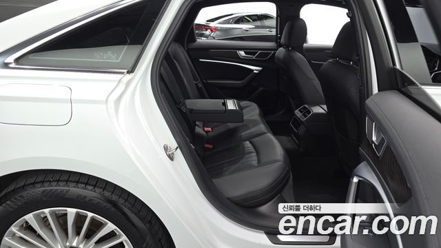 Audi A6 2020 — photo 17