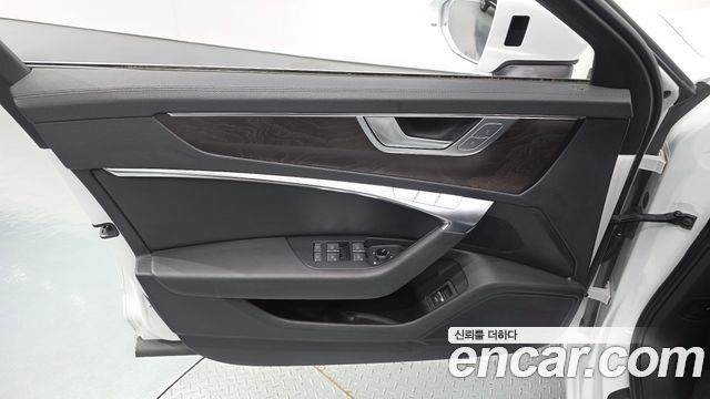 Audi A6 2020 — photo 14