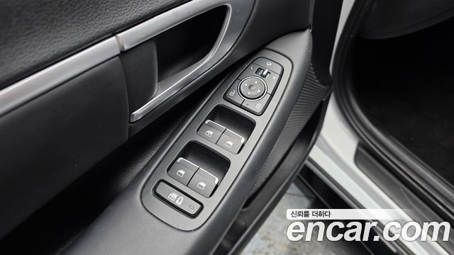 Hyundai Sonata 2023 — photo 32