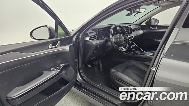 Kia K5 2023 — photo 13
