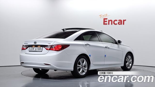 Hyundai Sonata 2010 — photo 2