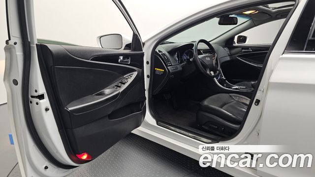 Hyundai Sonata 2010 — photo 10