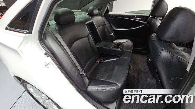 Hyundai Sonata 2010 — photo 11