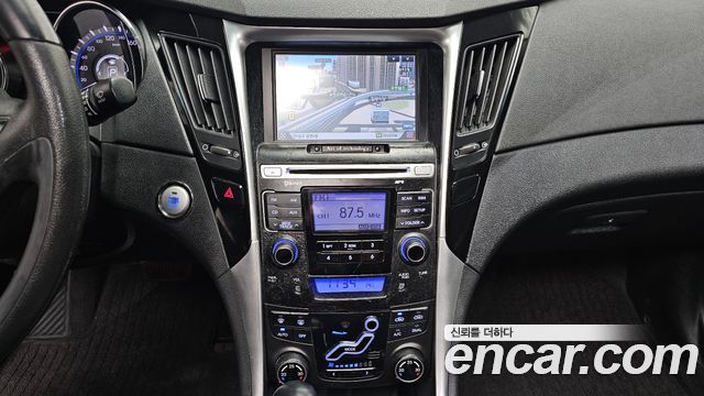 Hyundai Sonata 2010 — photo 14