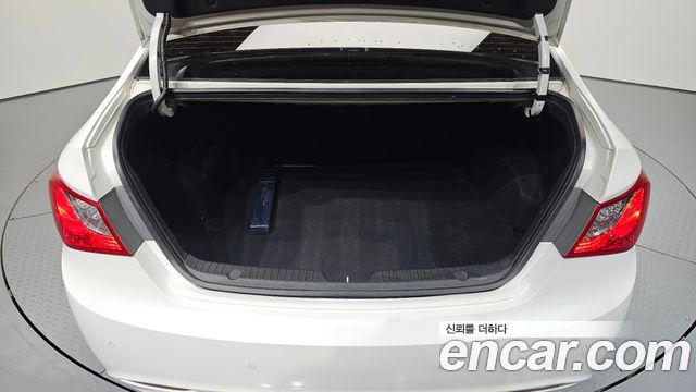 Hyundai Sonata 2010 — photo 20