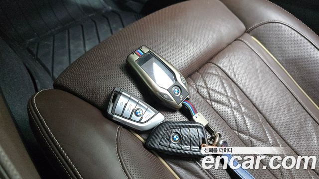 BMW 5-Series 2018 — photo 21