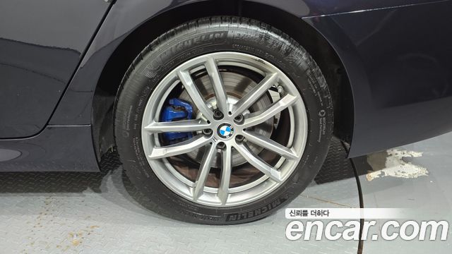 BMW 5-Series 2018 — photo 7