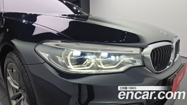 BMW 5-Series 2018 — photo 8
